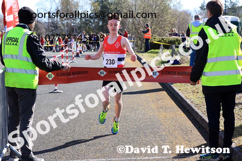 Boys and Girls Under-15s 2024 Elswick Harriers Good Friday Relays, Newburn, Newcastle Upon Tyne  Photo: David T. Hewitson/Sports for All Pics